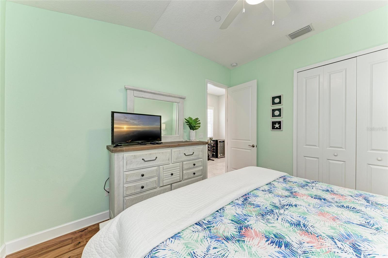 Listing Image #38