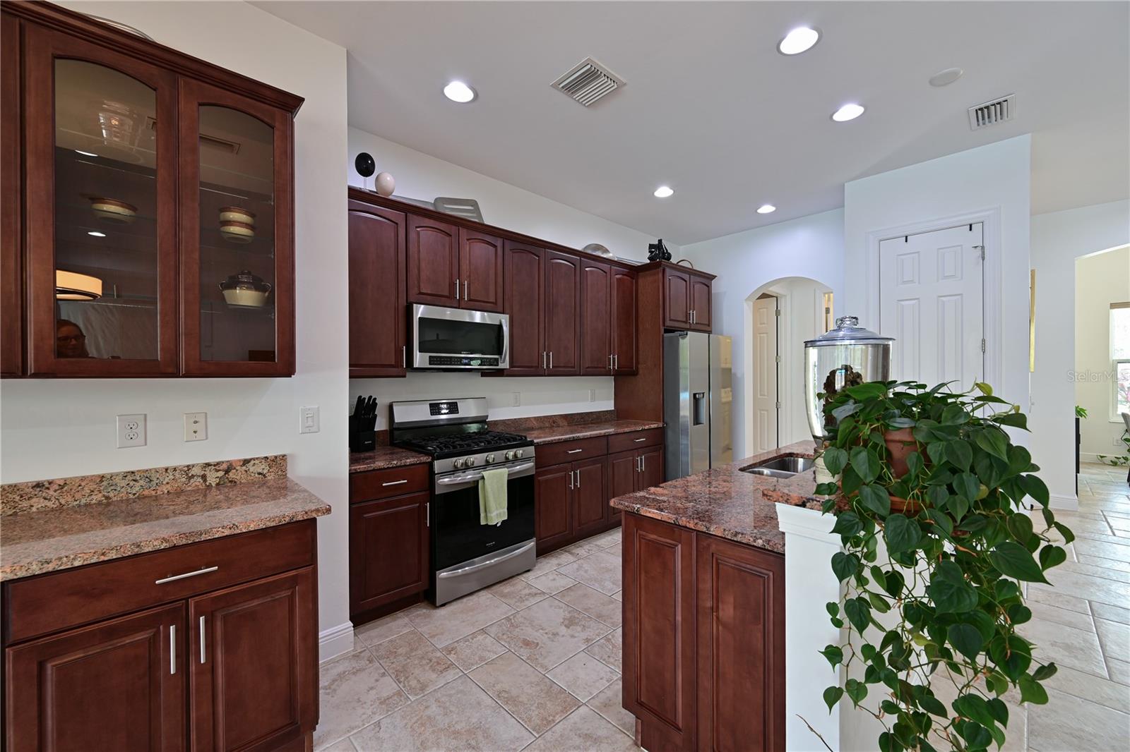 Listing Image #9