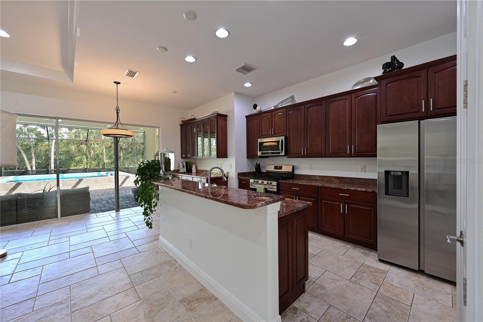 Listing Image #11