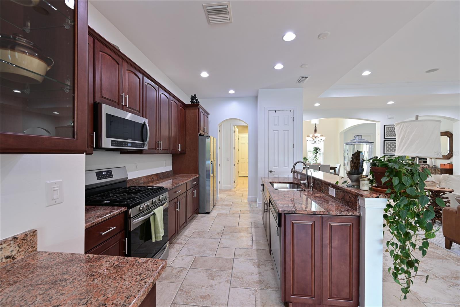 Listing Image #13