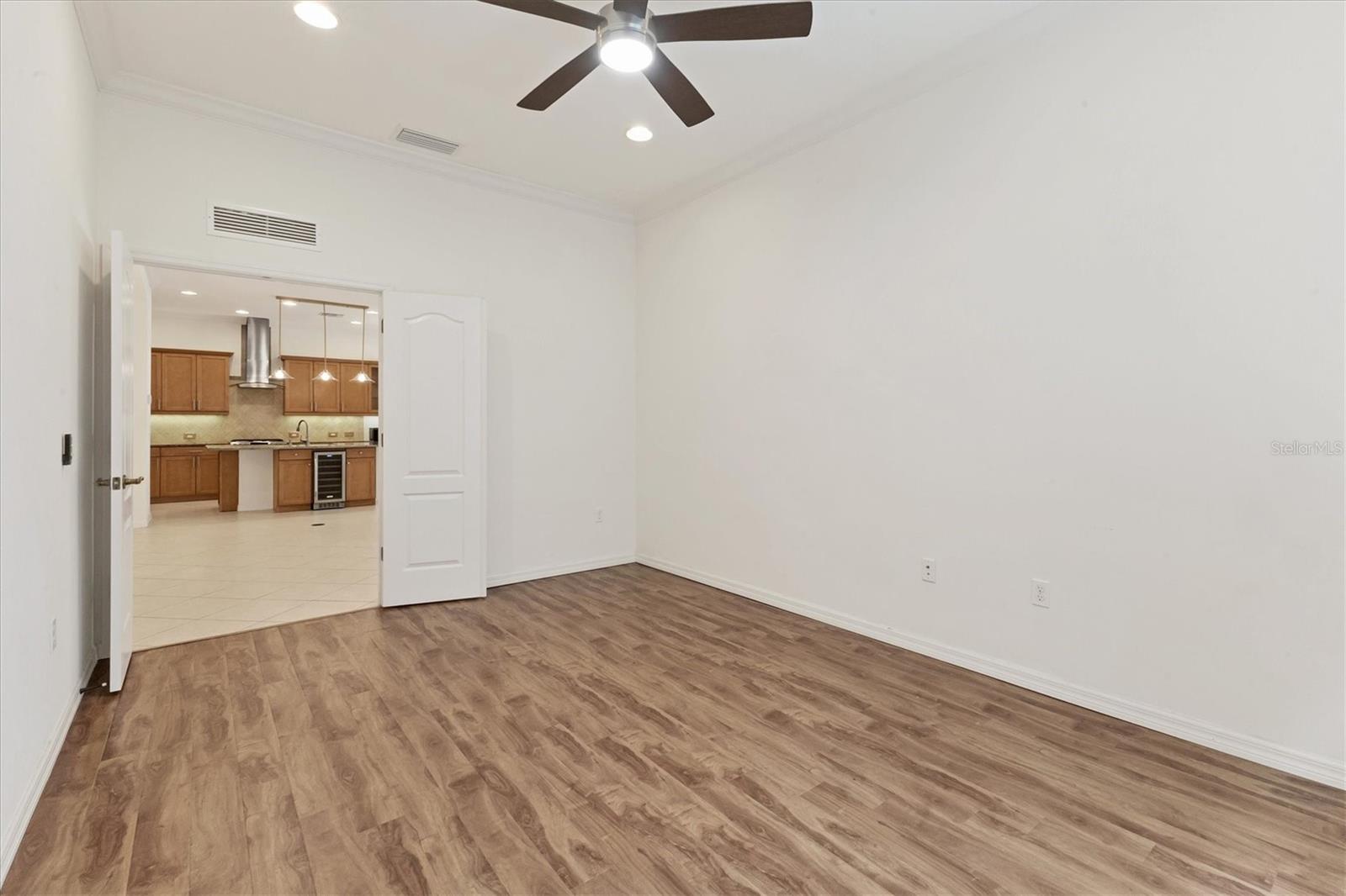 Listing Image #22