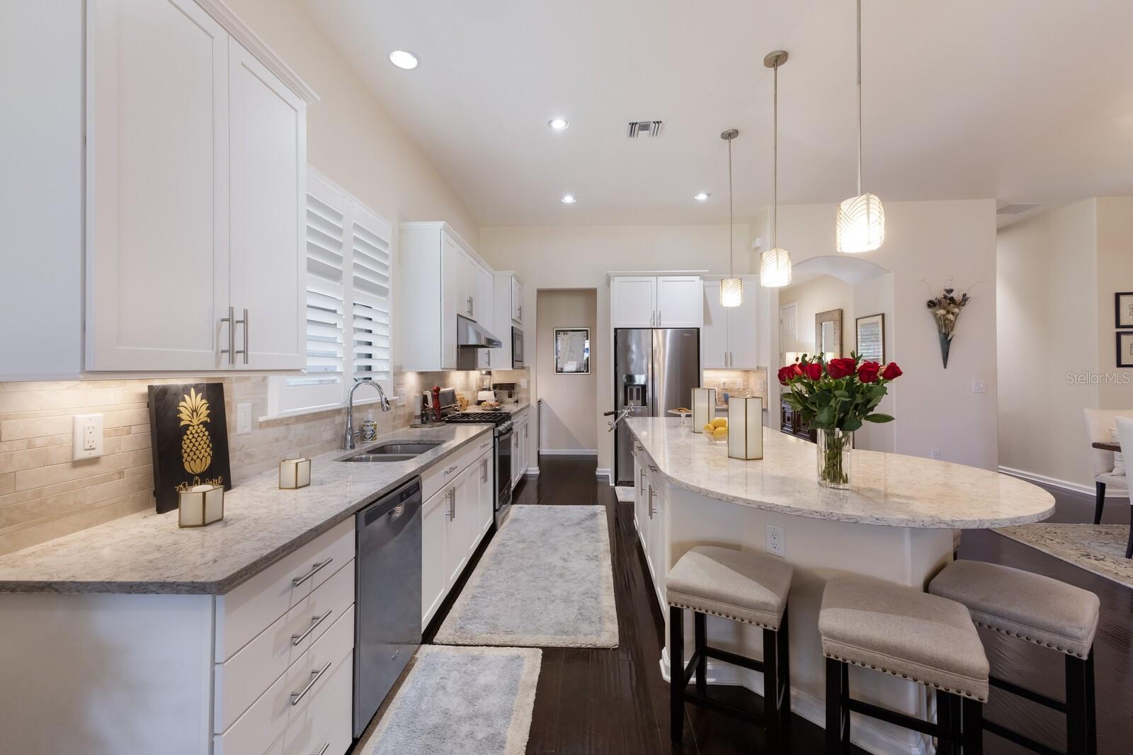 Listing Image #11