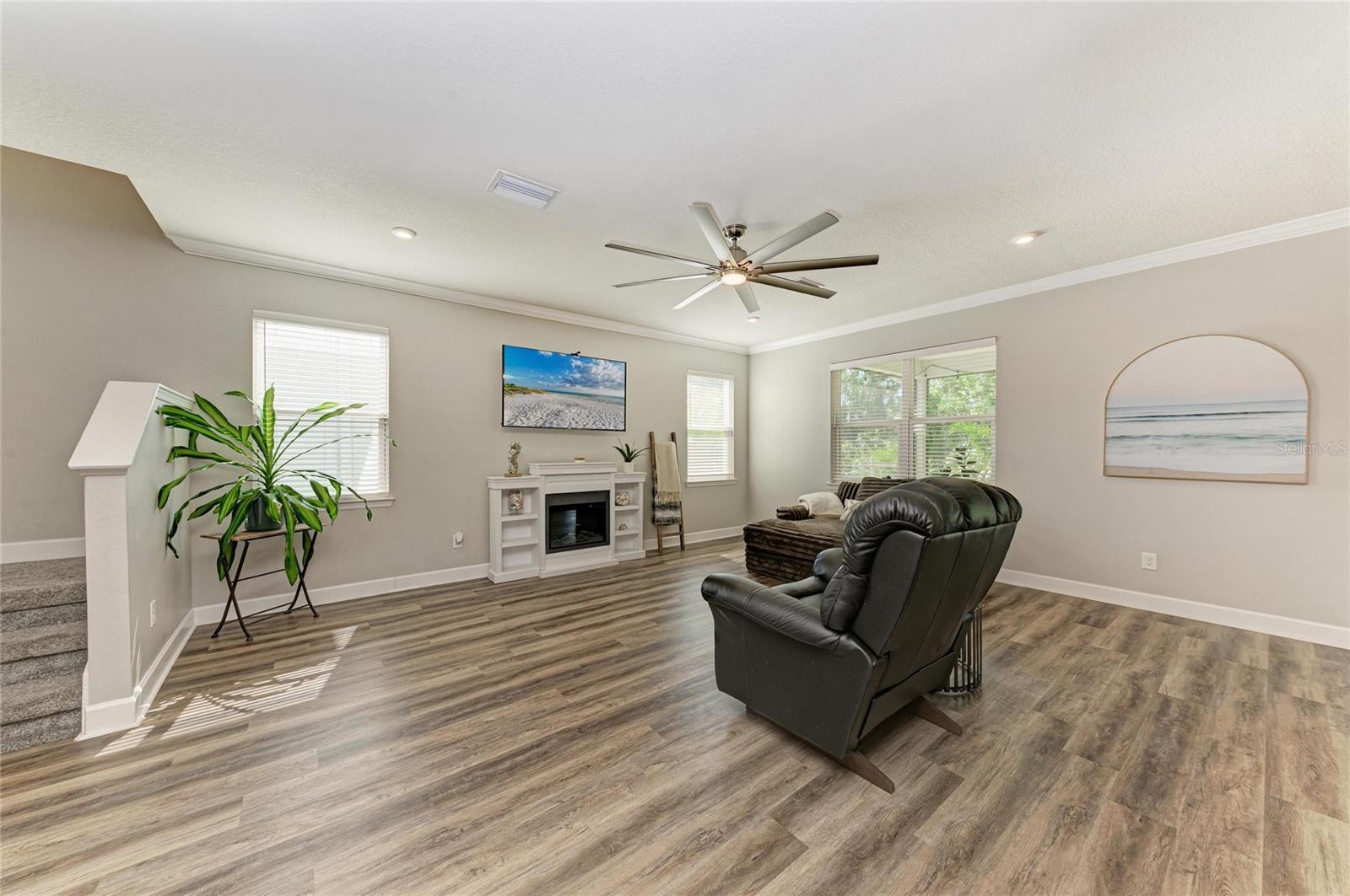 Listing Image #3