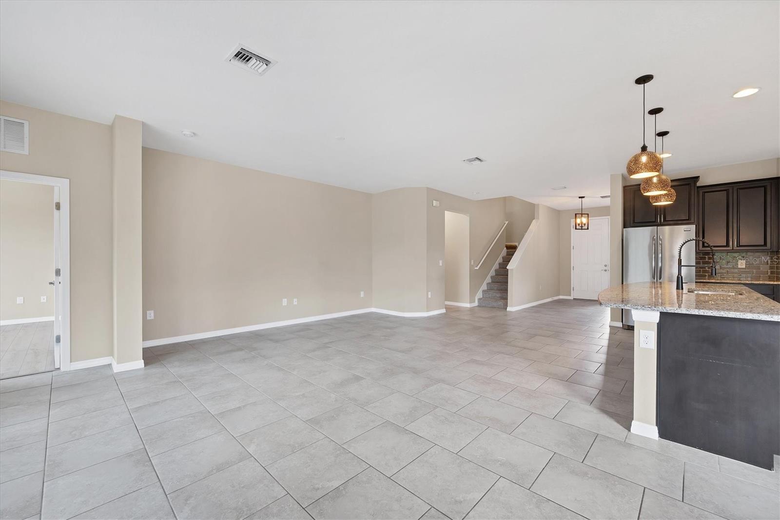 Listing Image #9