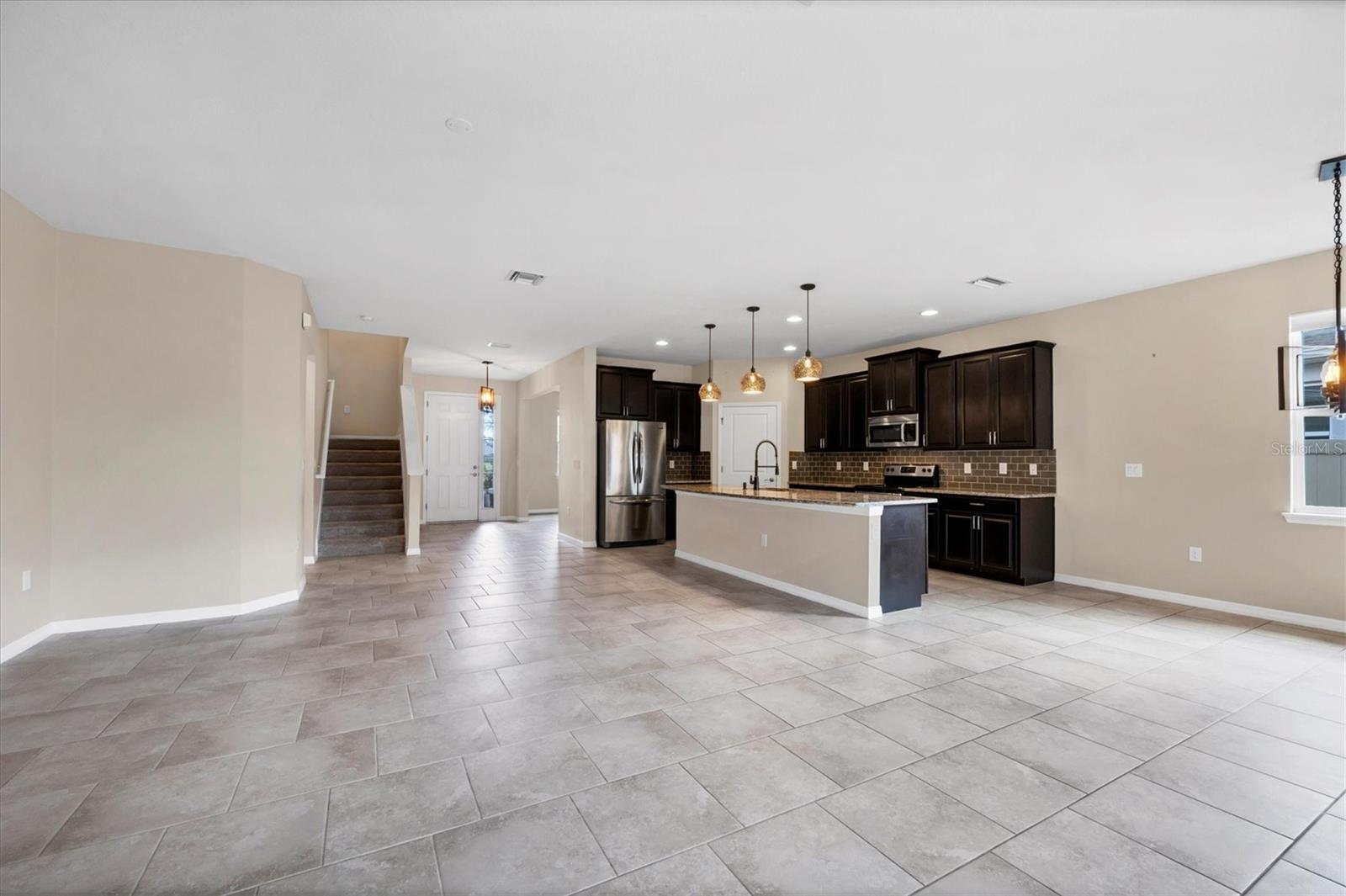 Listing Image #11