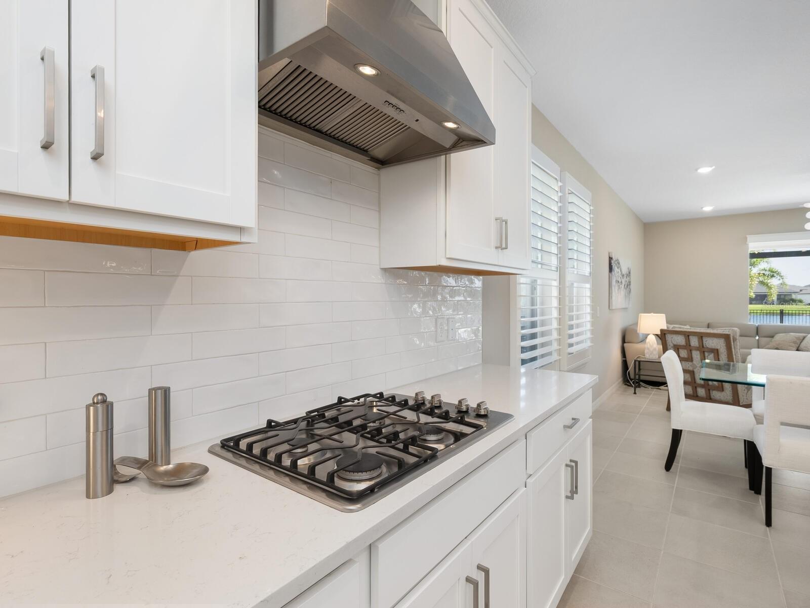 Listing Image #11