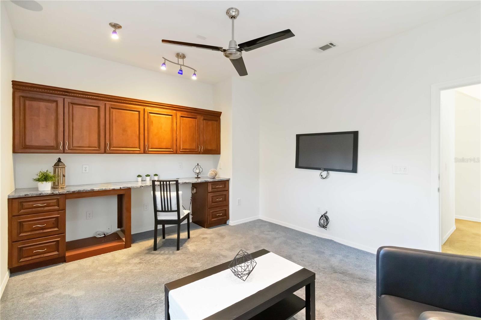 Listing Image #12