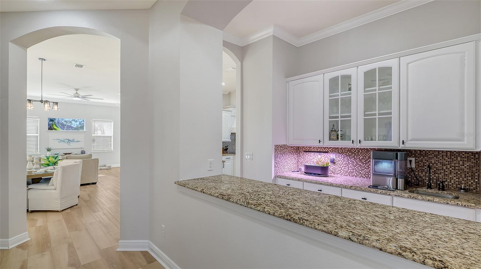 Listing Image #12