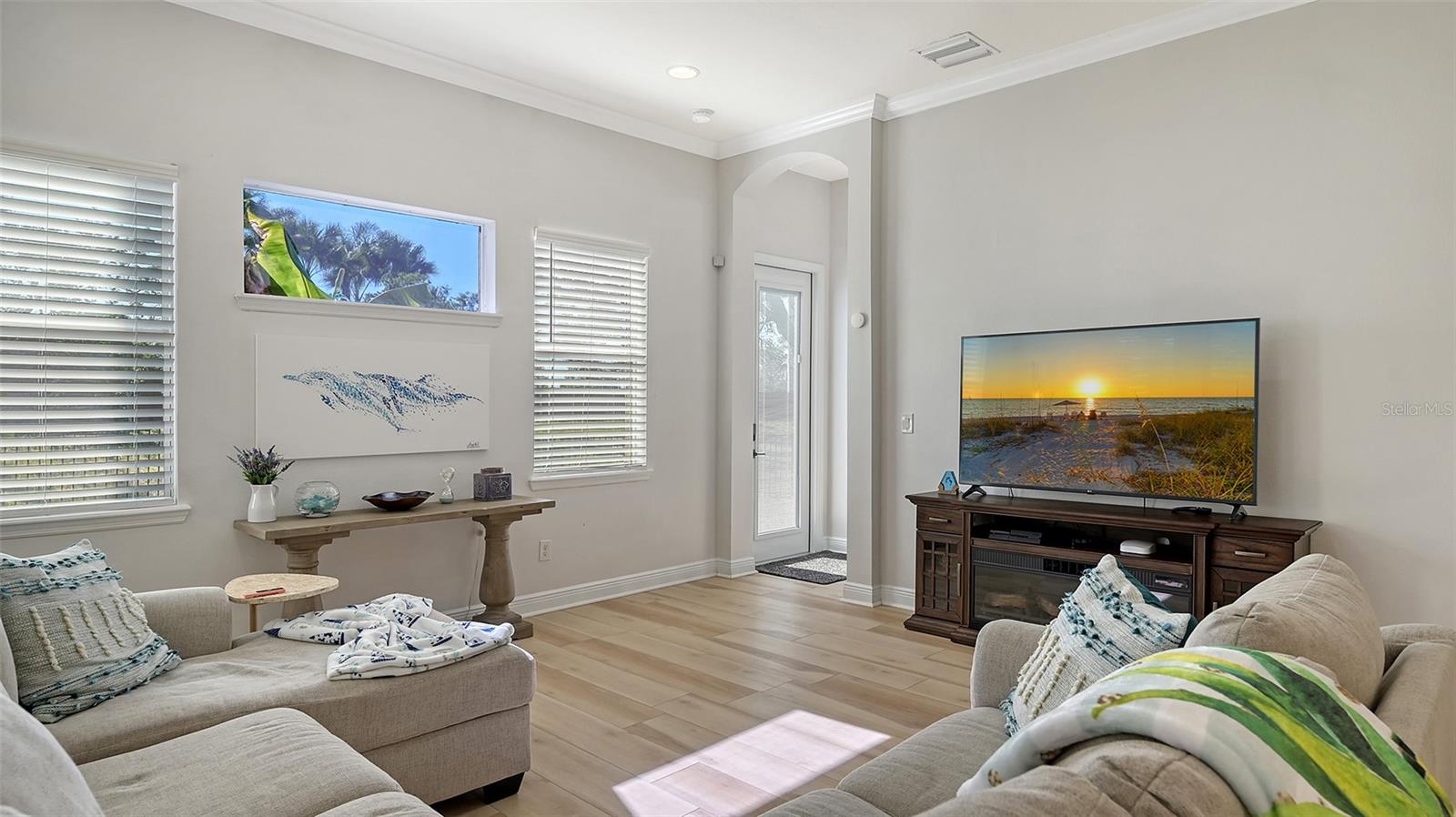 Listing Image #23