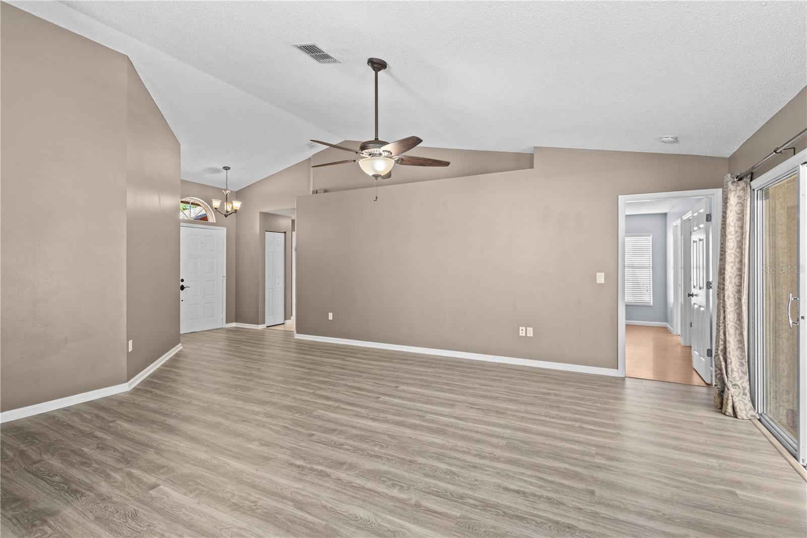 Listing Image #6