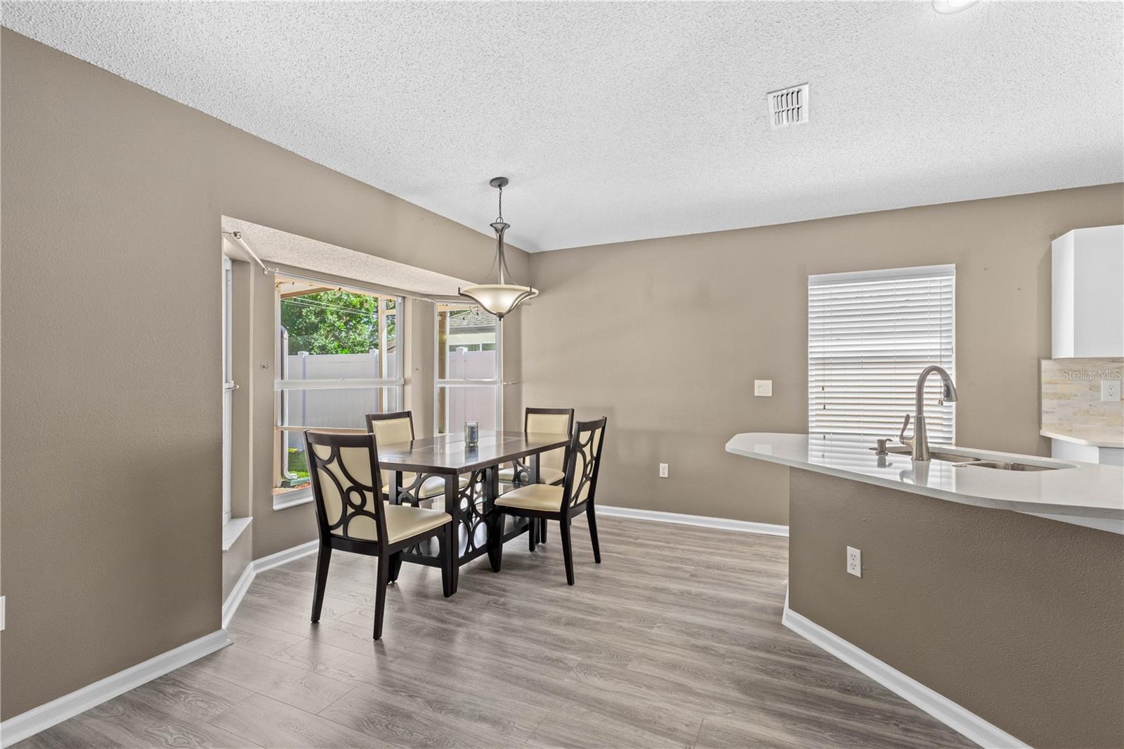Listing Image #8