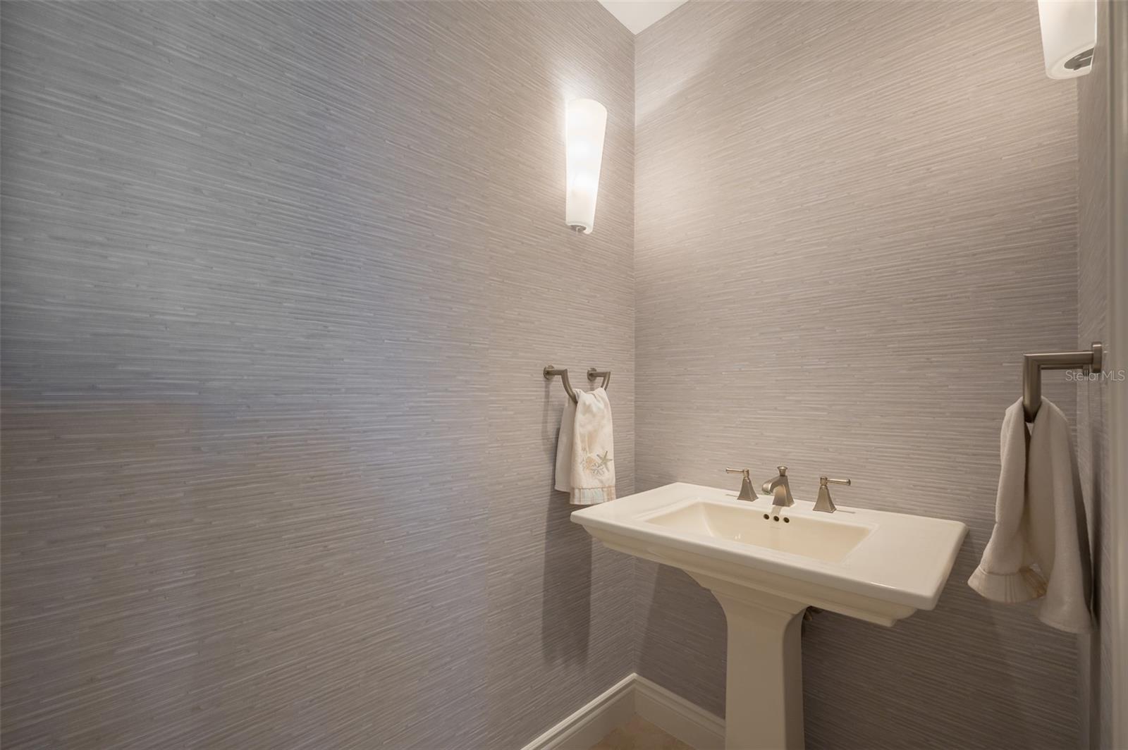 Listing Image #12