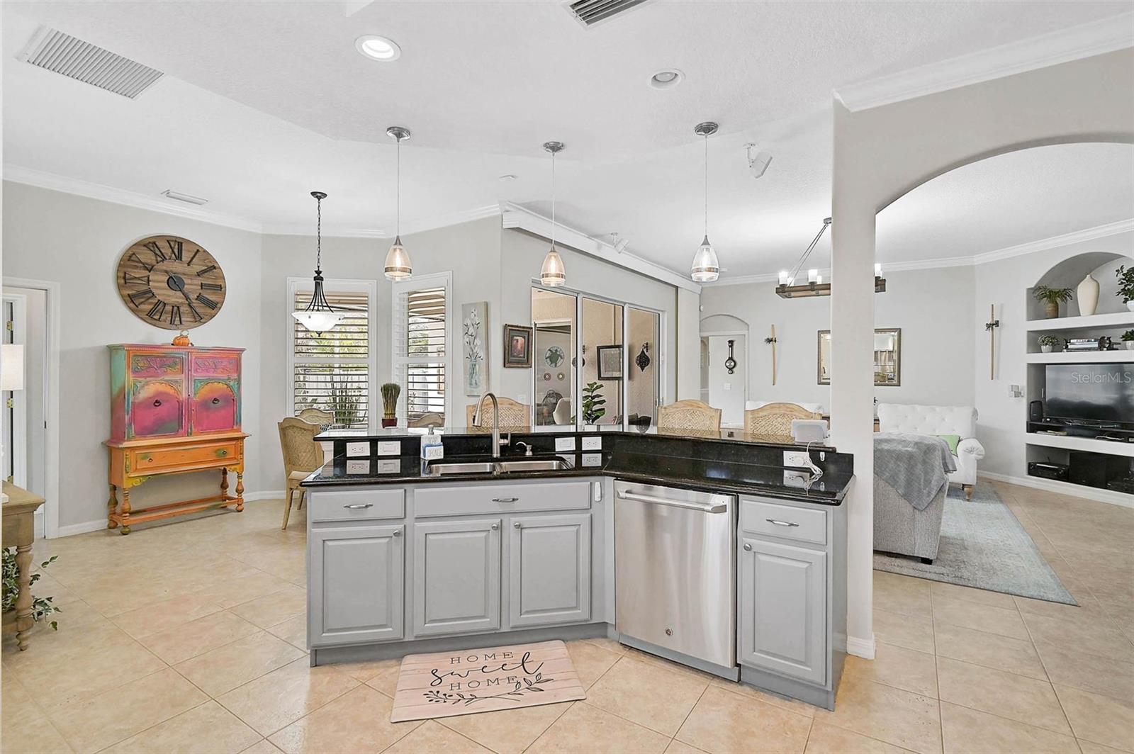 Listing Image #12