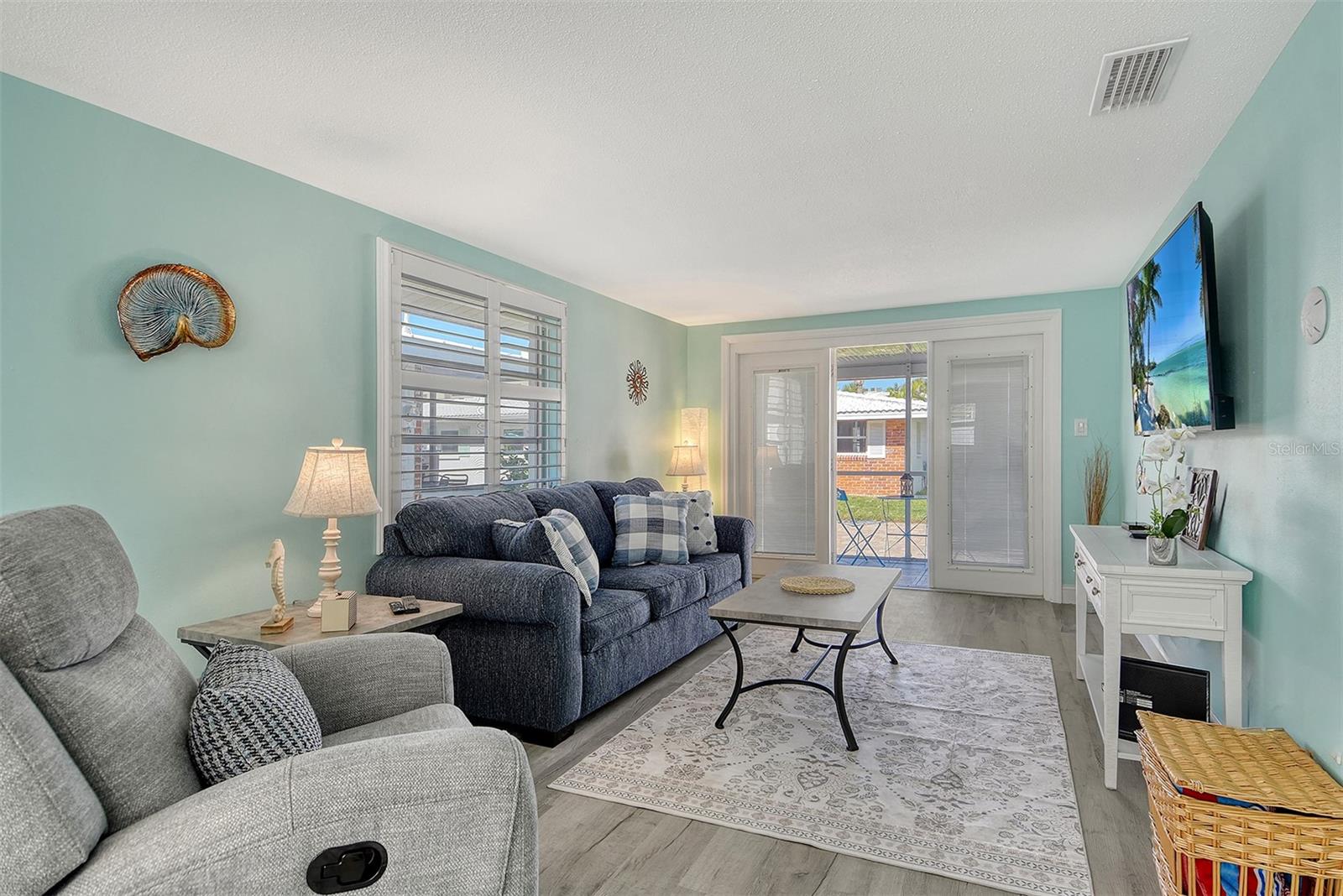 Listing Image #12