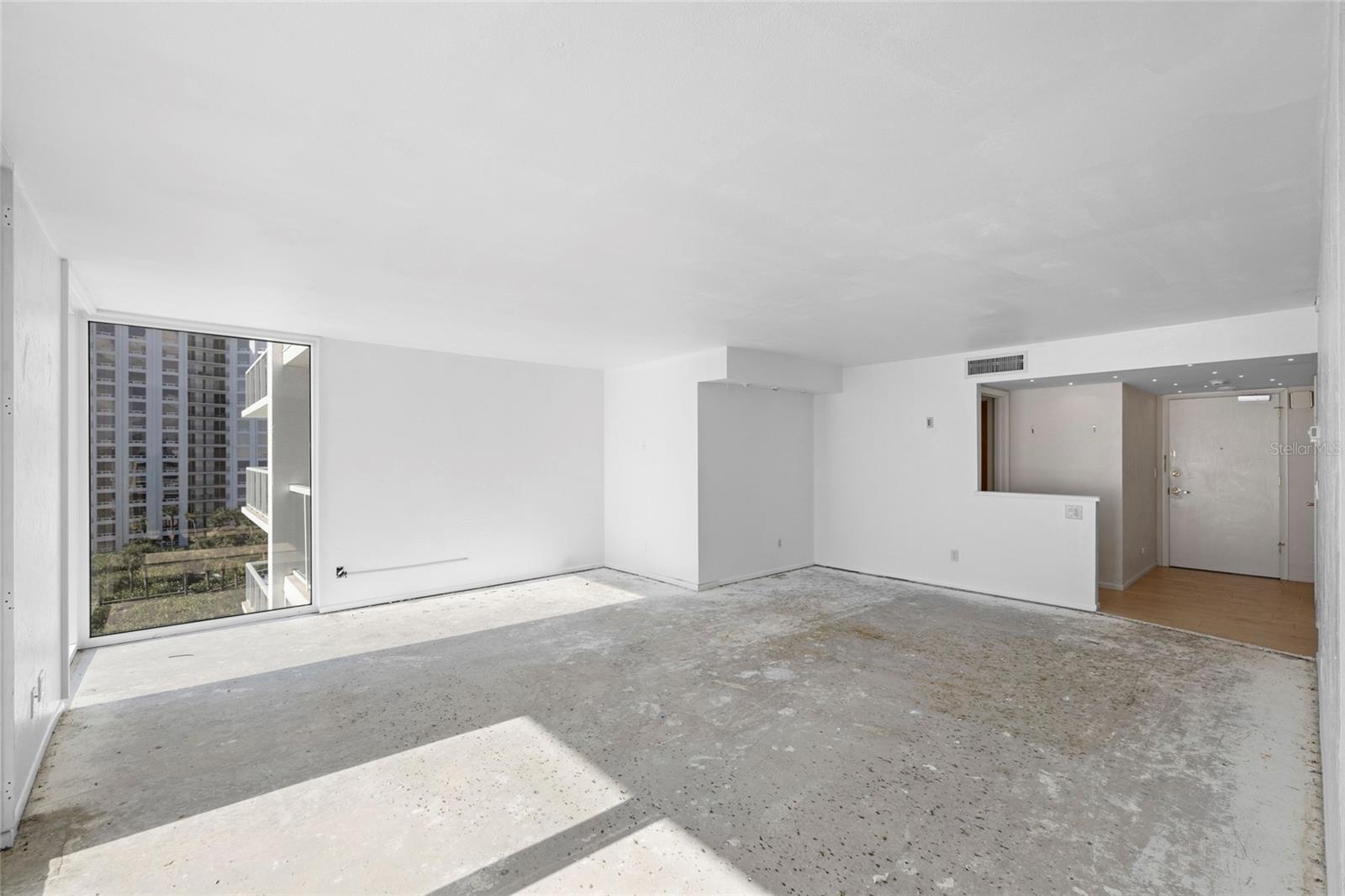 Listing Image #9