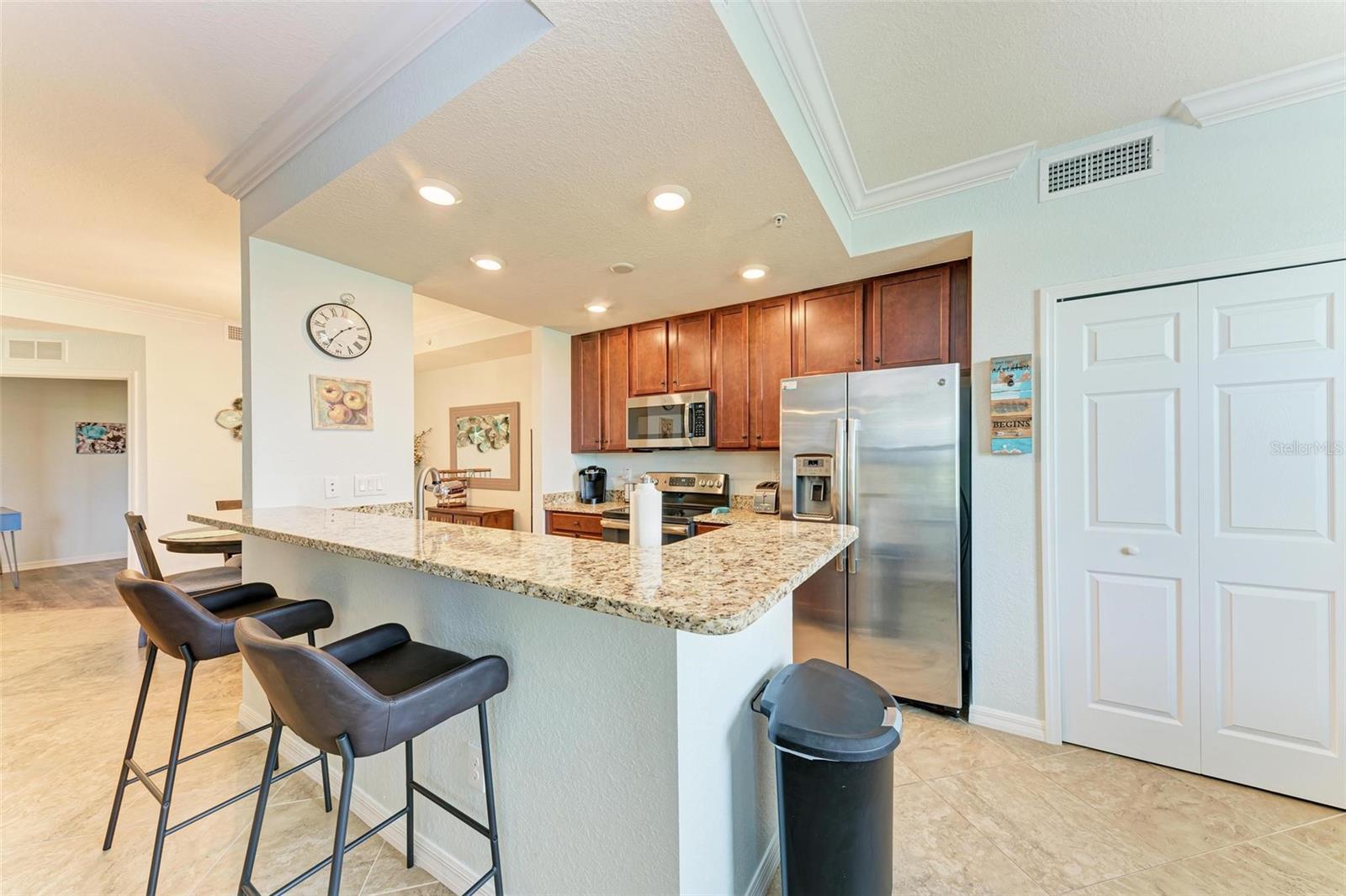 Listing Image #12