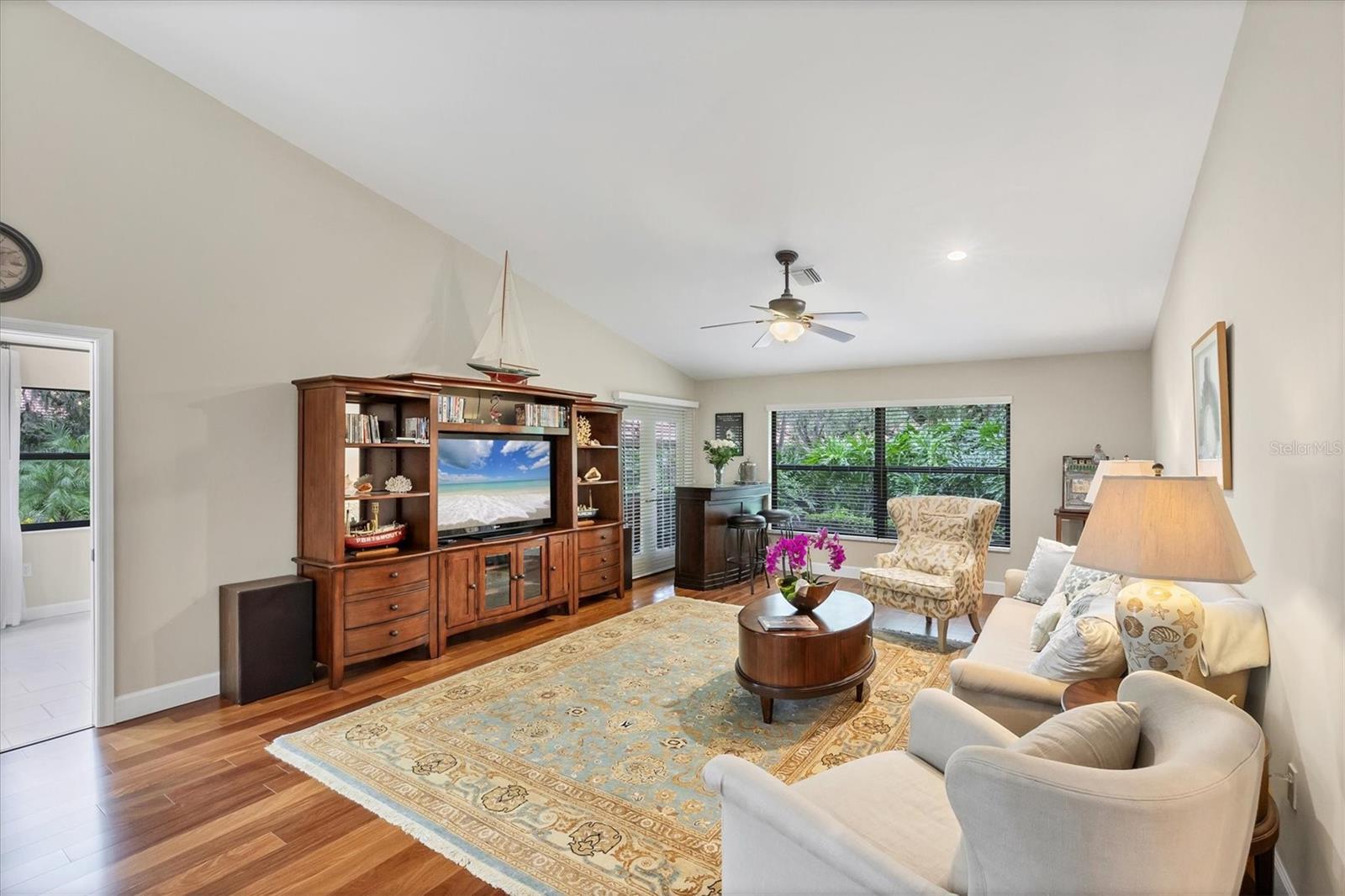 Listing Image #13