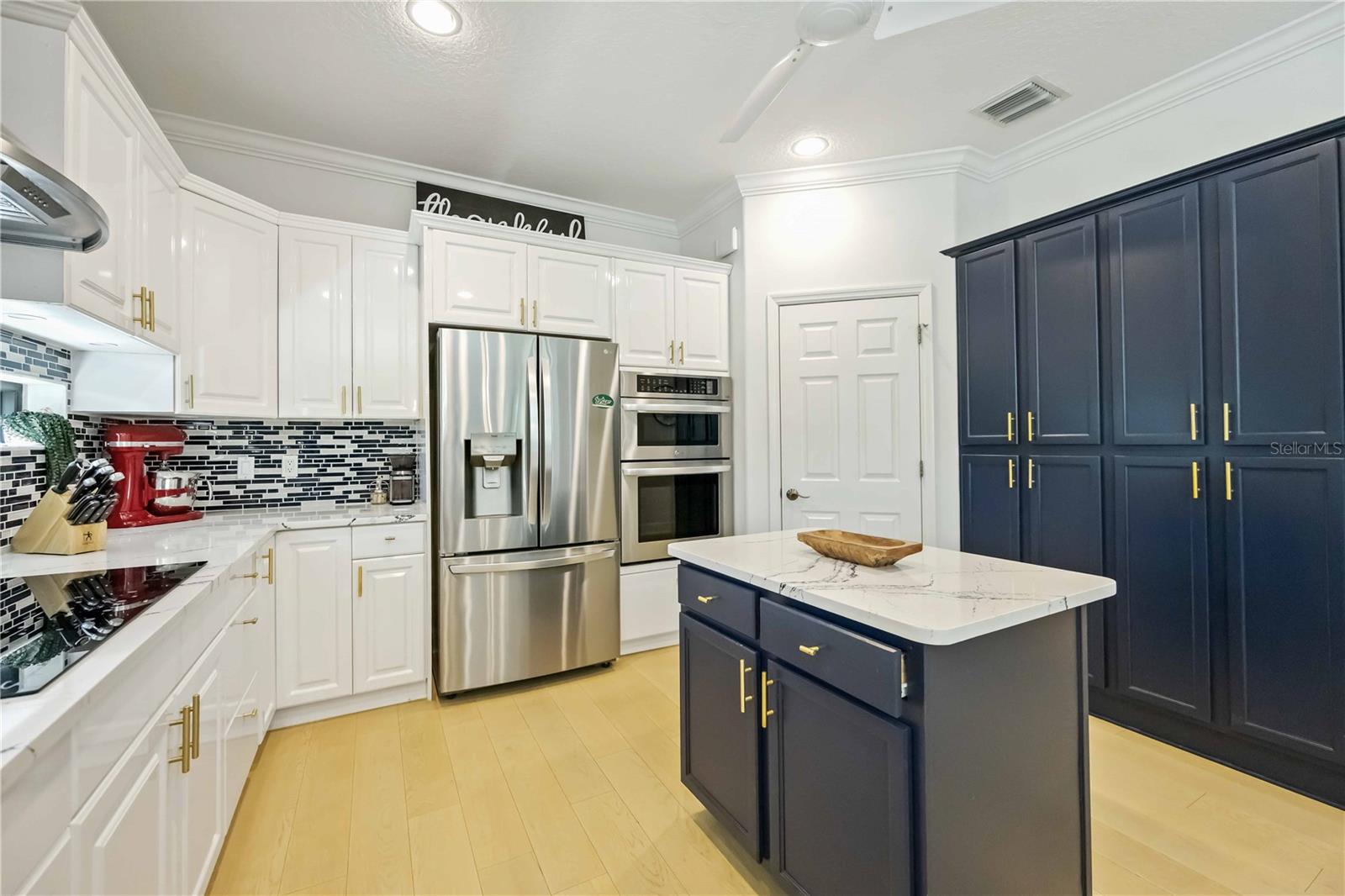 Listing Image #8