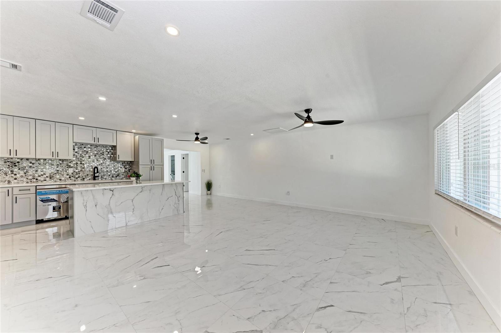 Listing Image #7