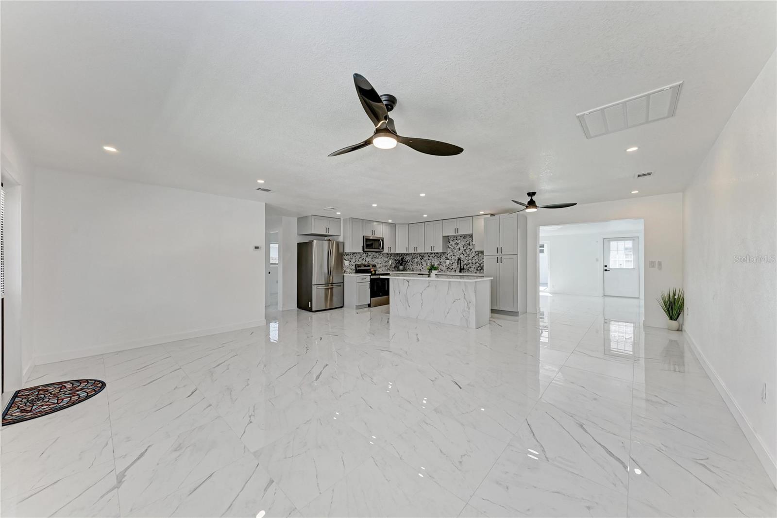 Listing Image #8