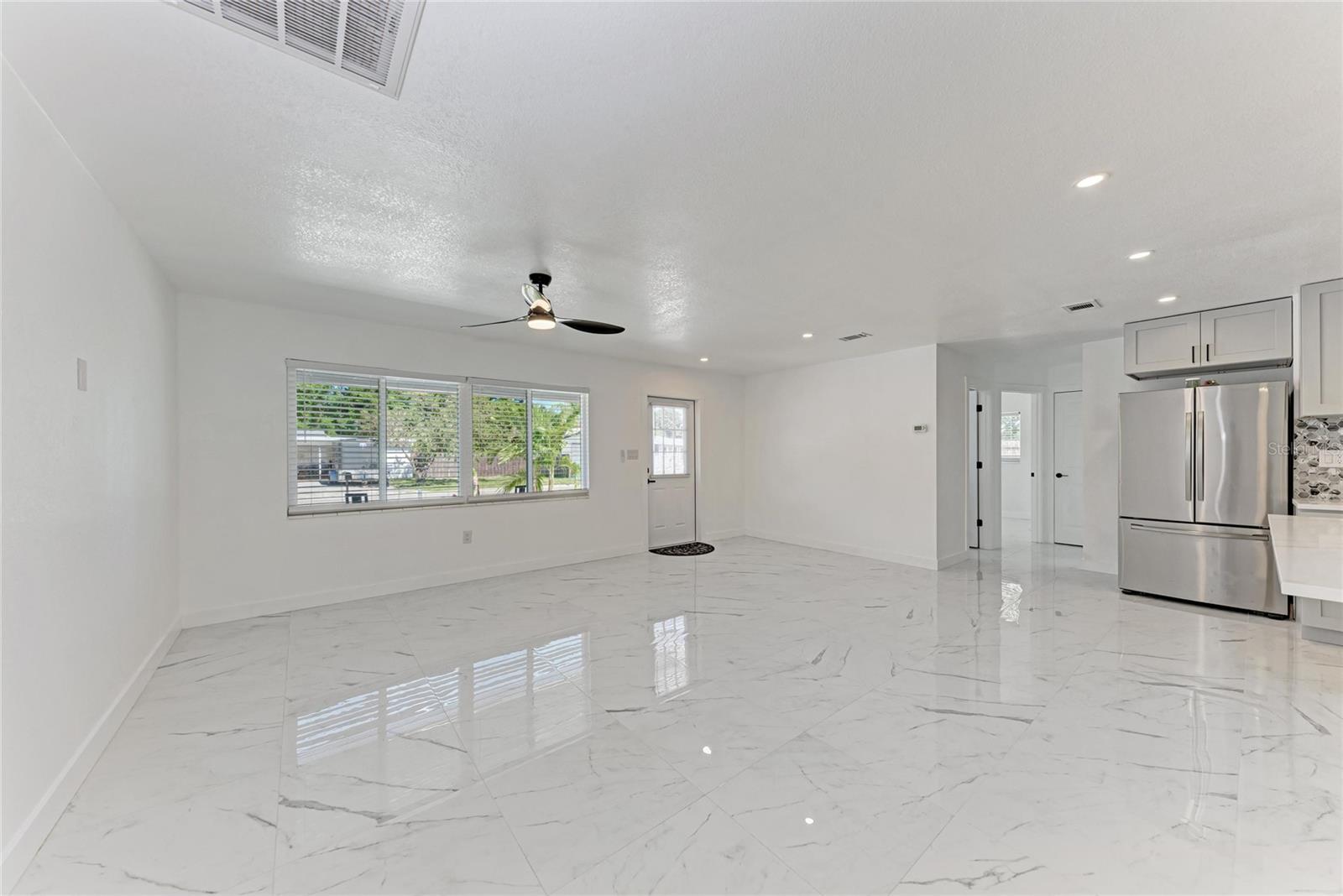 Listing Image #9