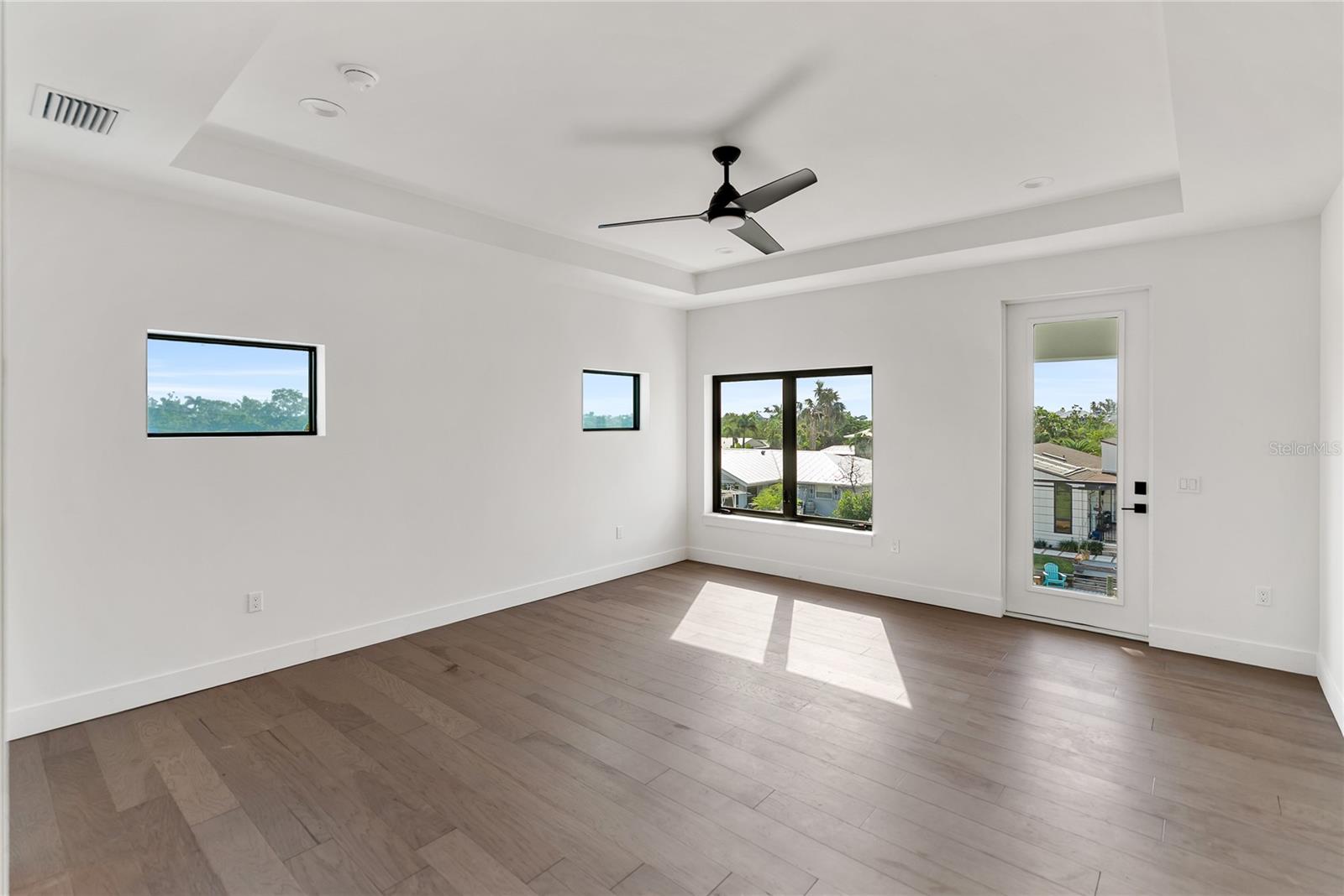 Listing Image #7