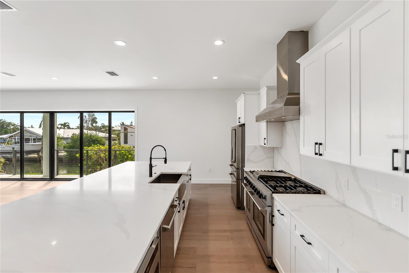 Listing Image #13