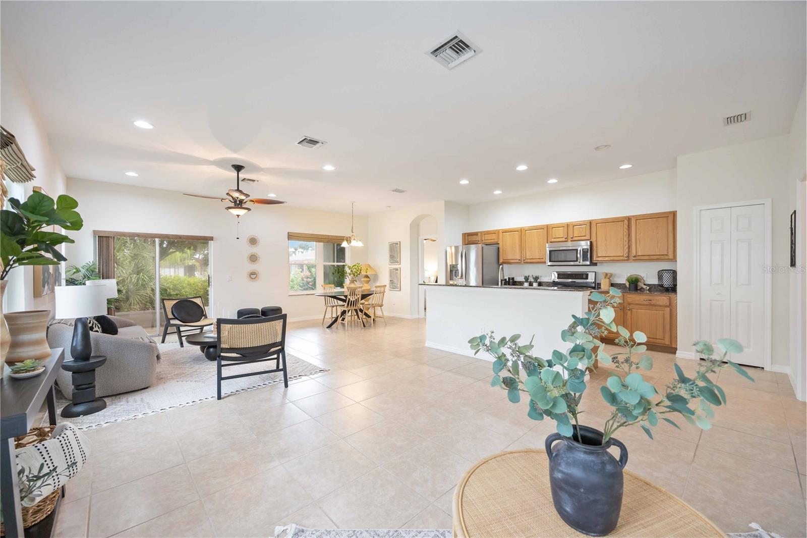 Listing Image #12