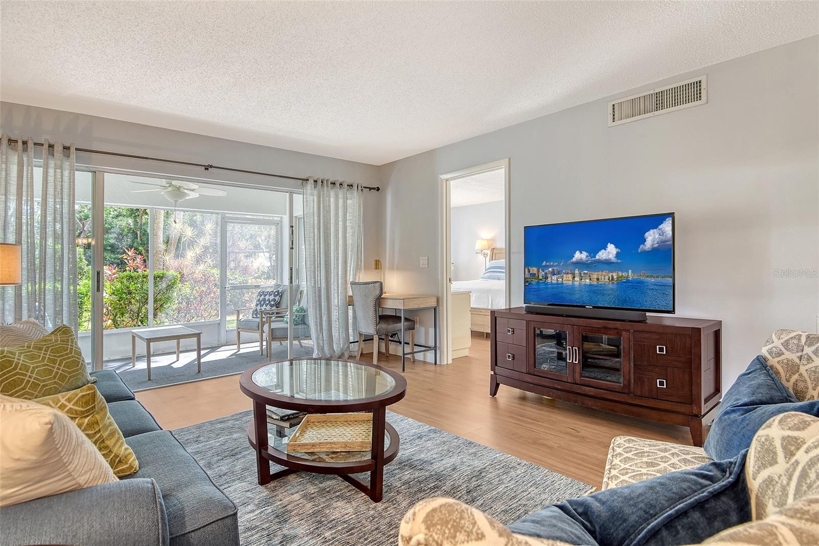 Listing Image #5