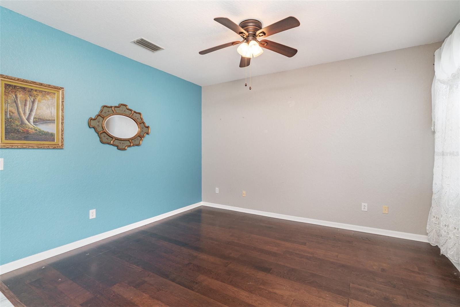 Listing Image #2