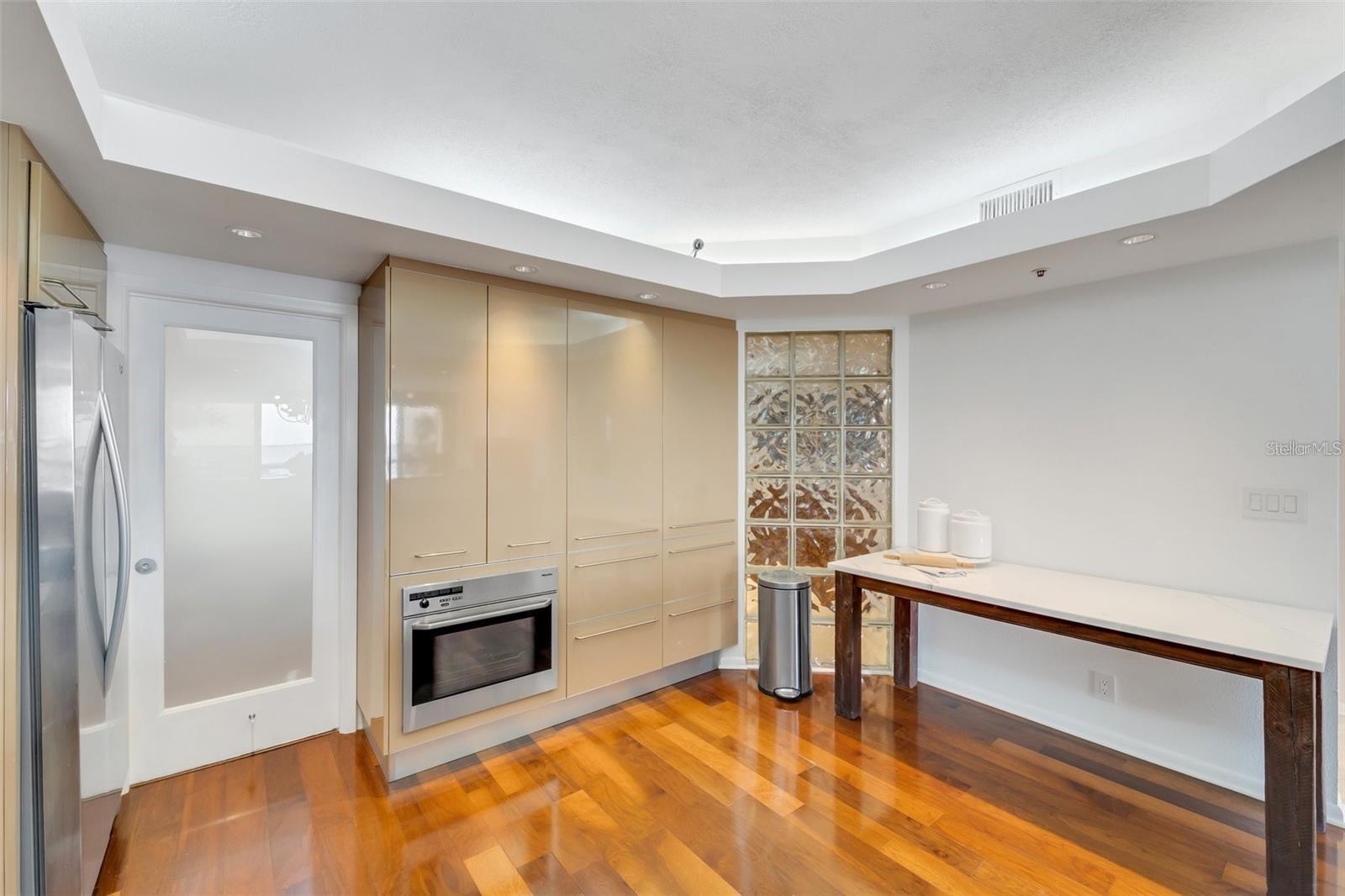 Listing Image #11