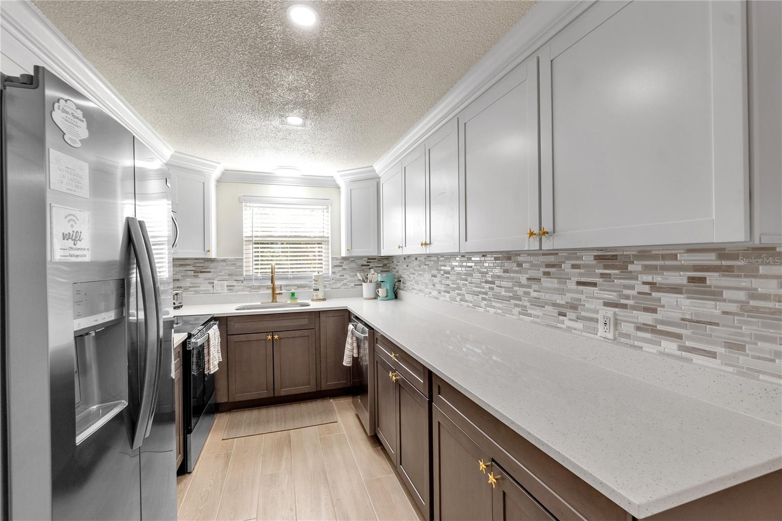 Listing Image #11