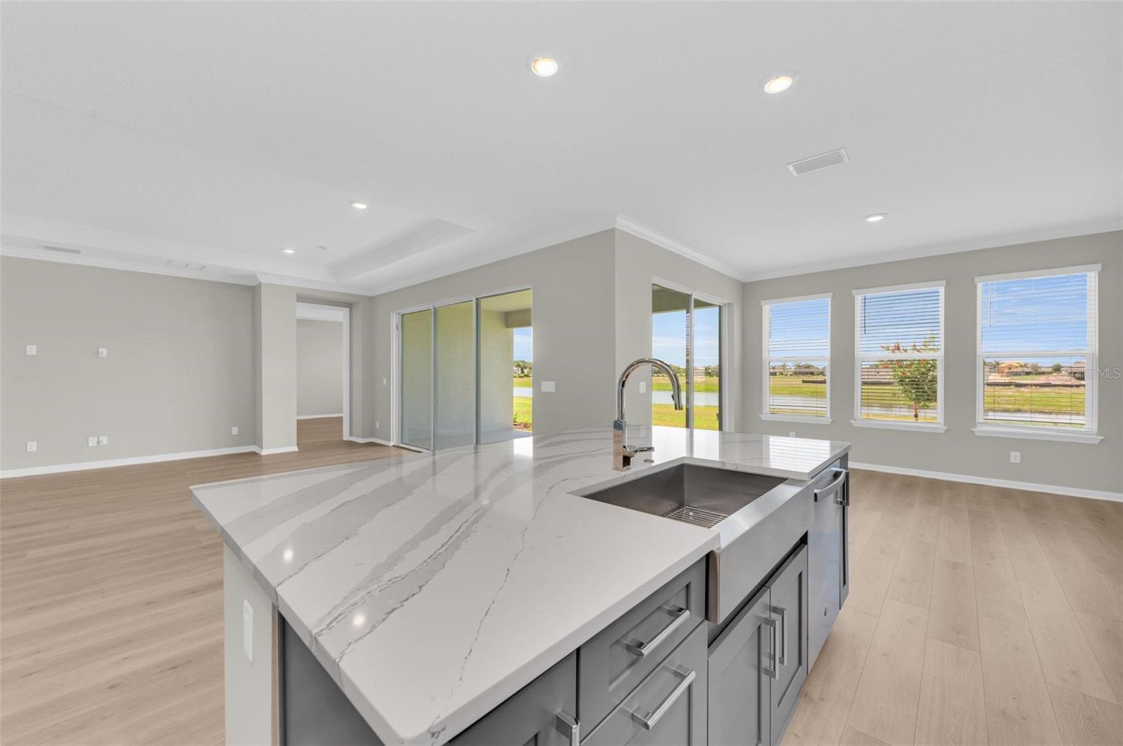 Listing Image #12