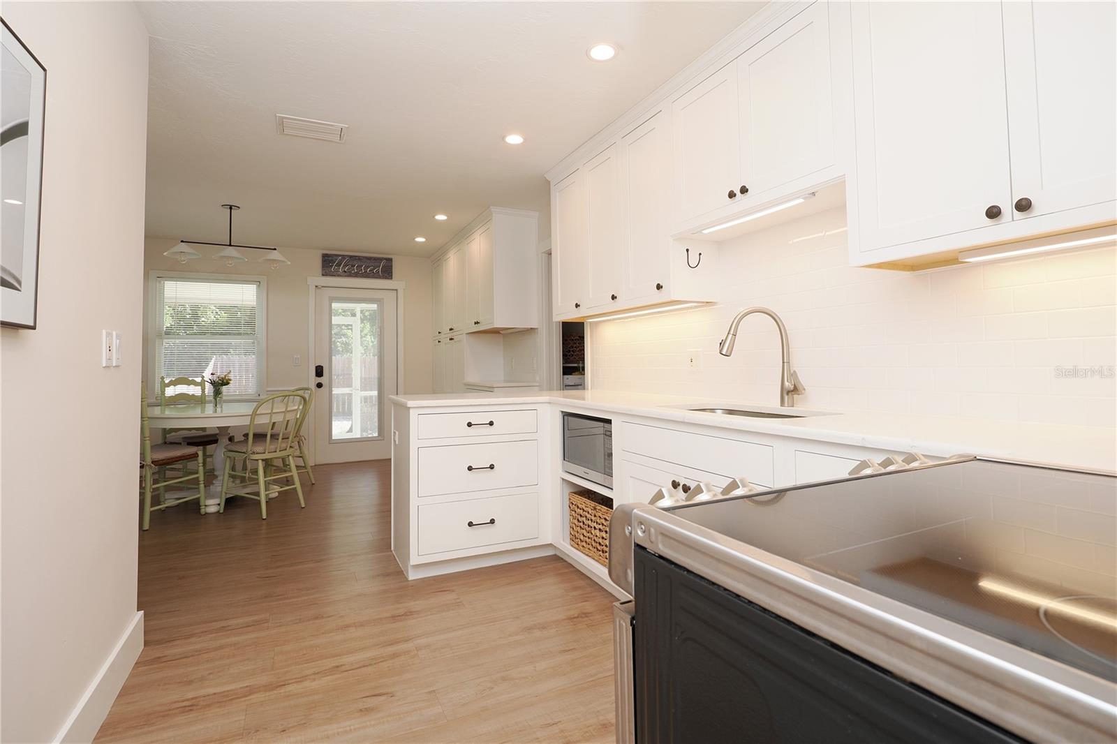 Listing Image #8