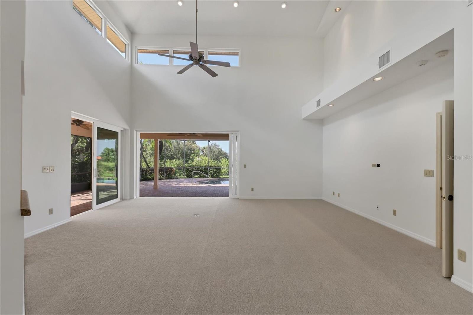 Listing Image #10