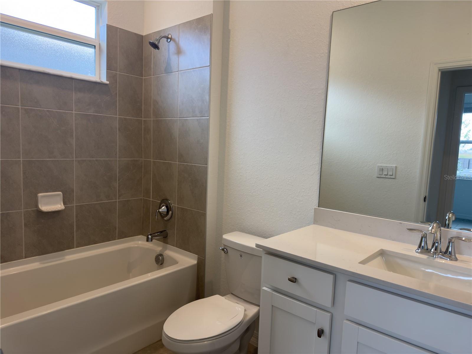 Listing Image #9