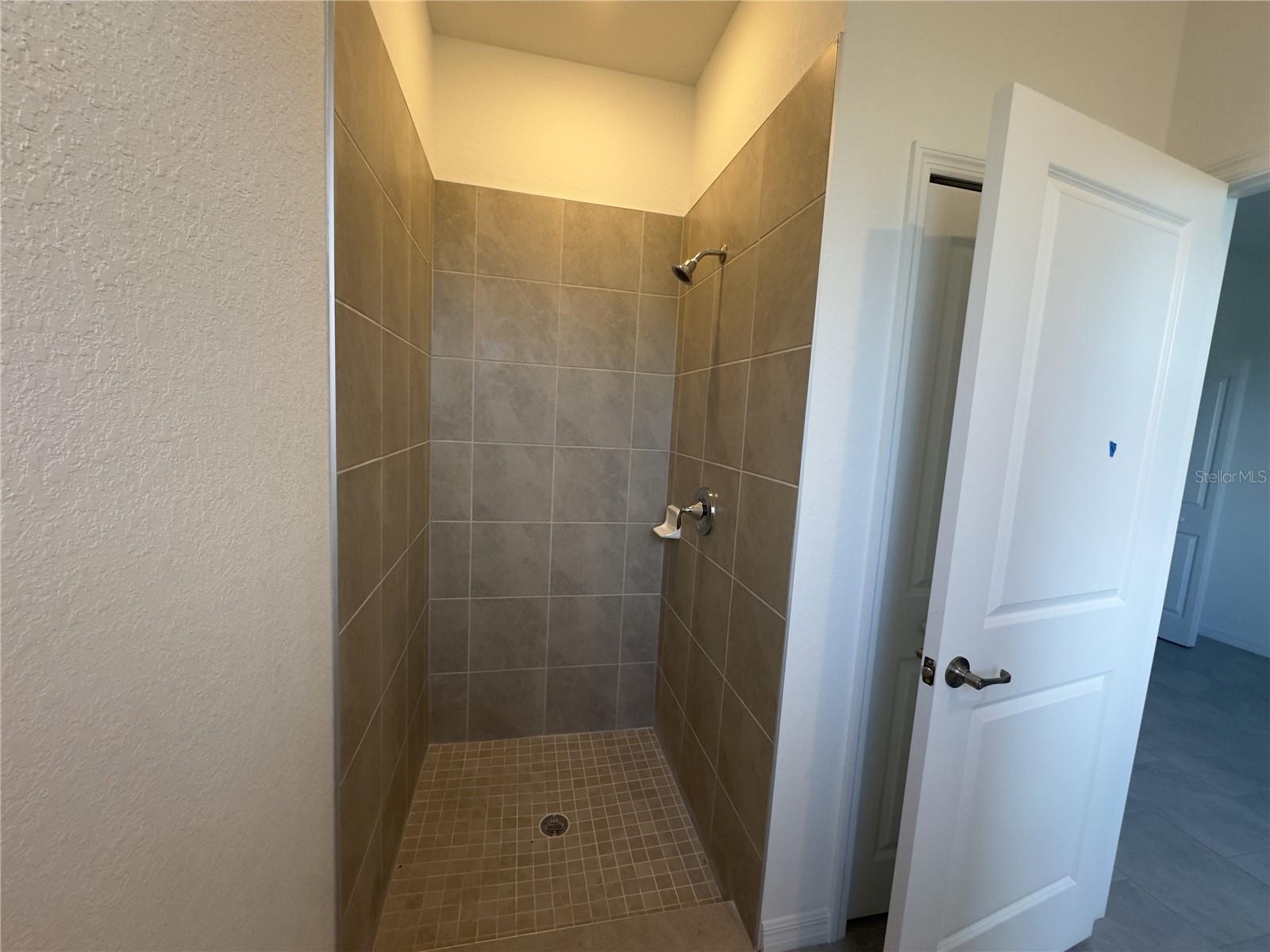 Listing Image #11