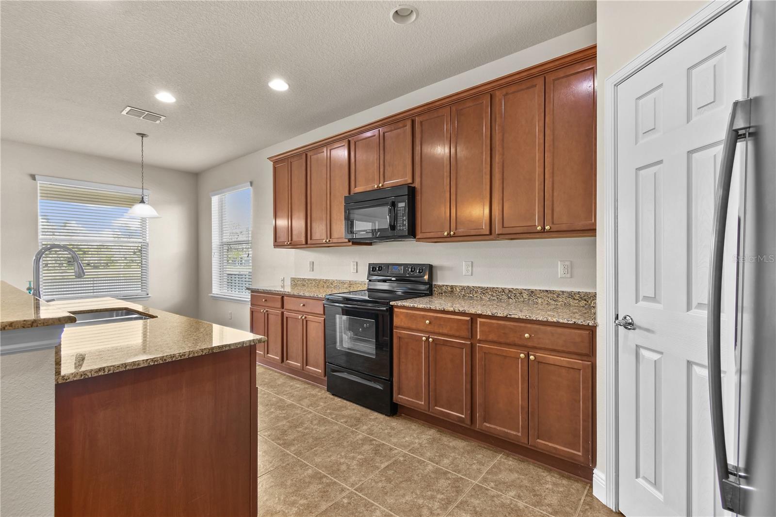 Listing Image #13