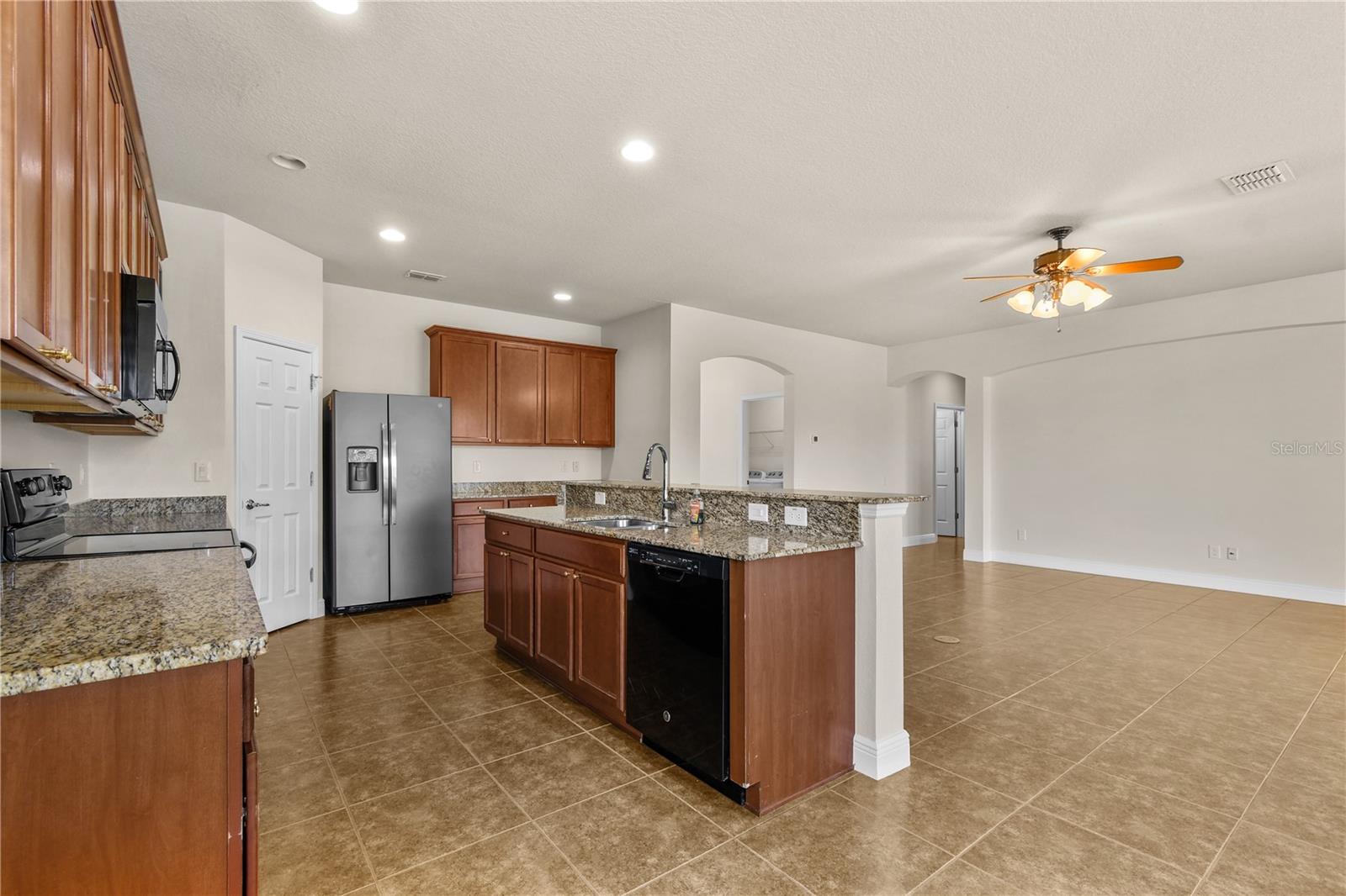 Listing Image #15
