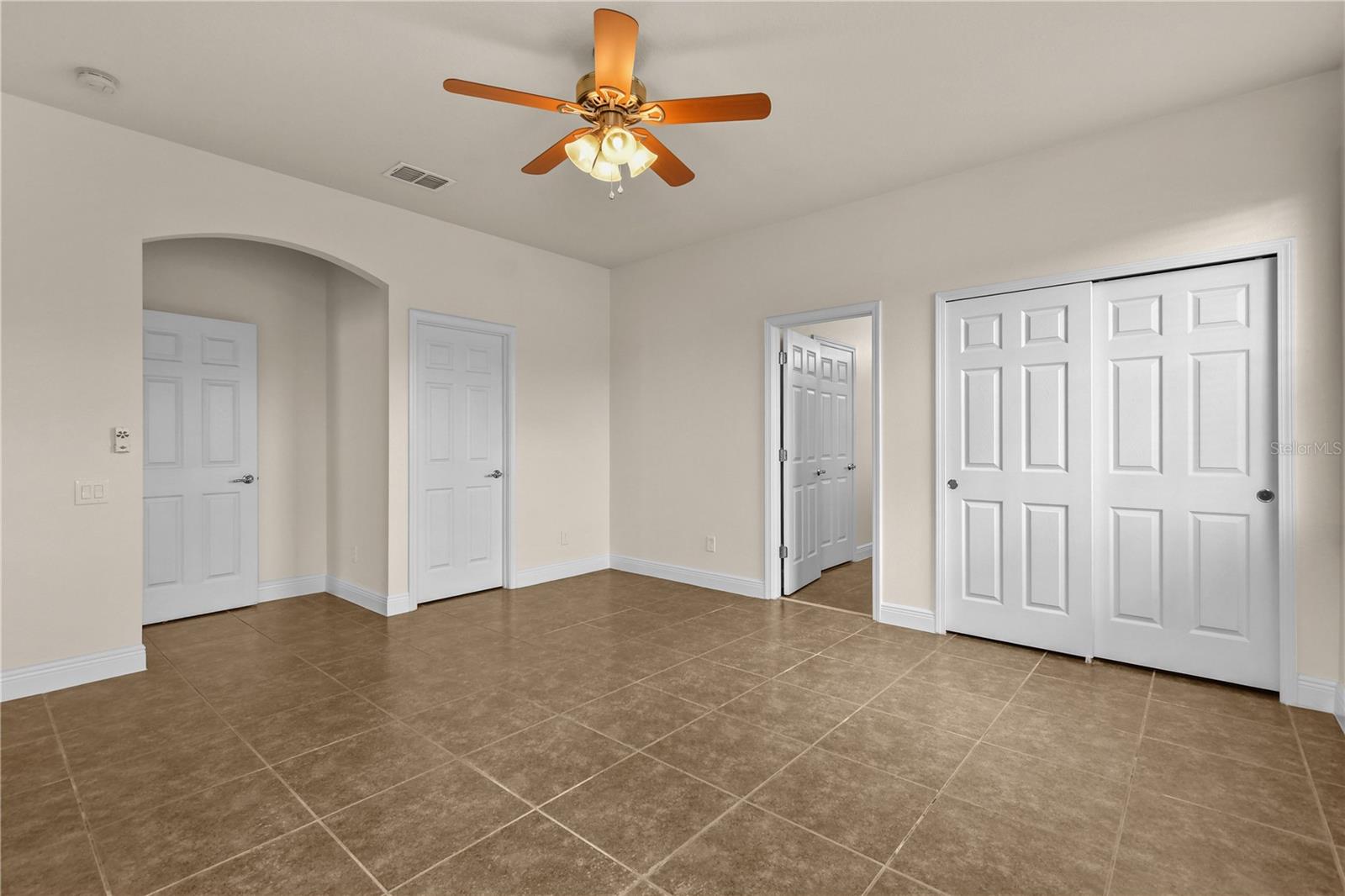 Listing Image #28