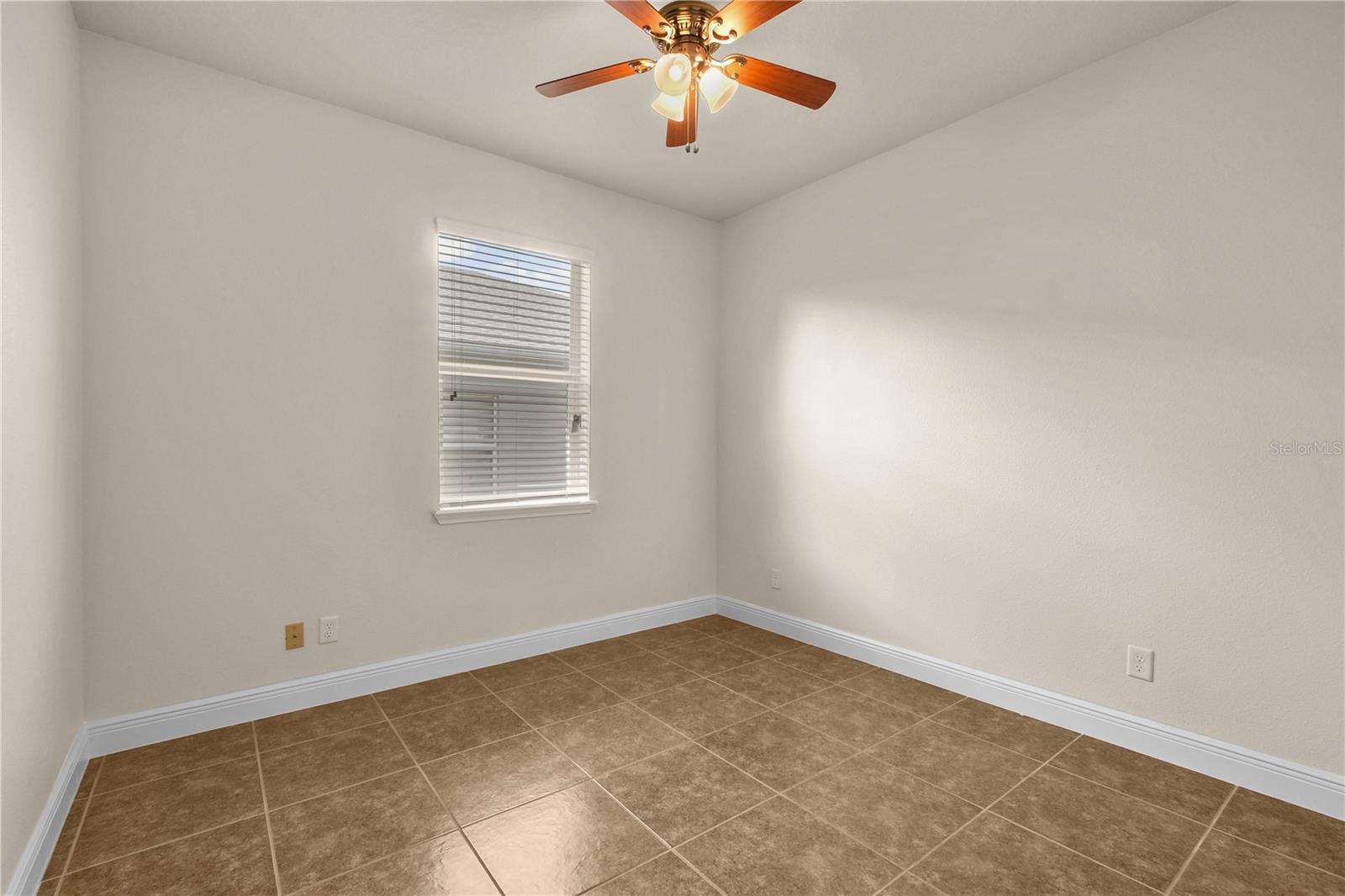 Listing Image #32
