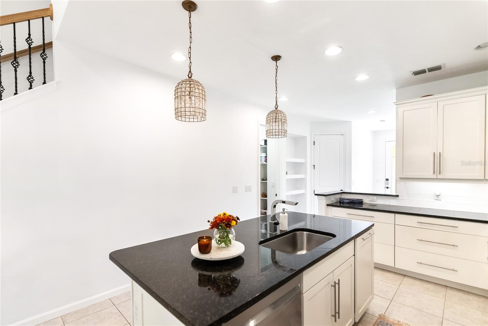 Listing Image #11