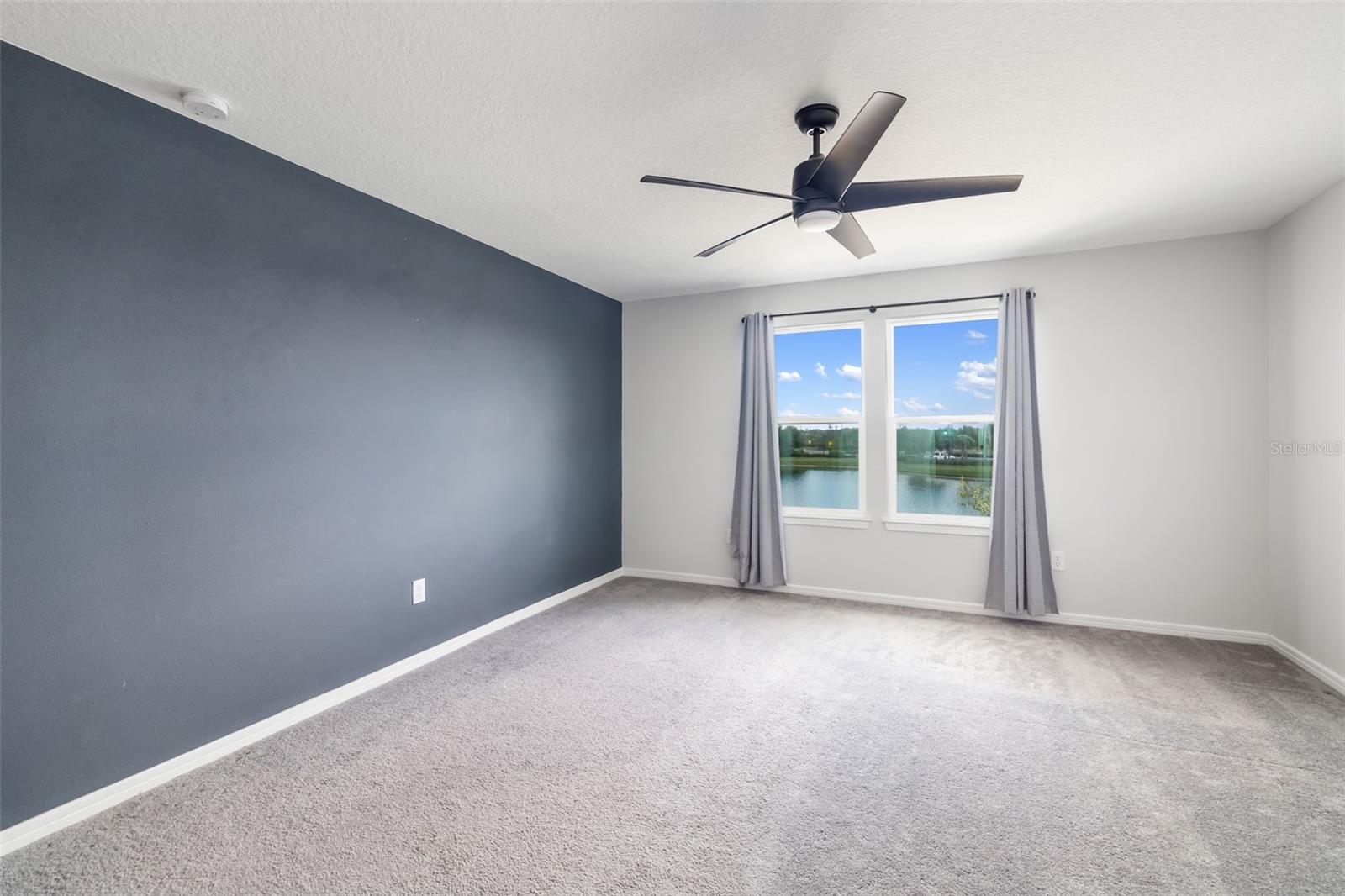 Listing Image #10