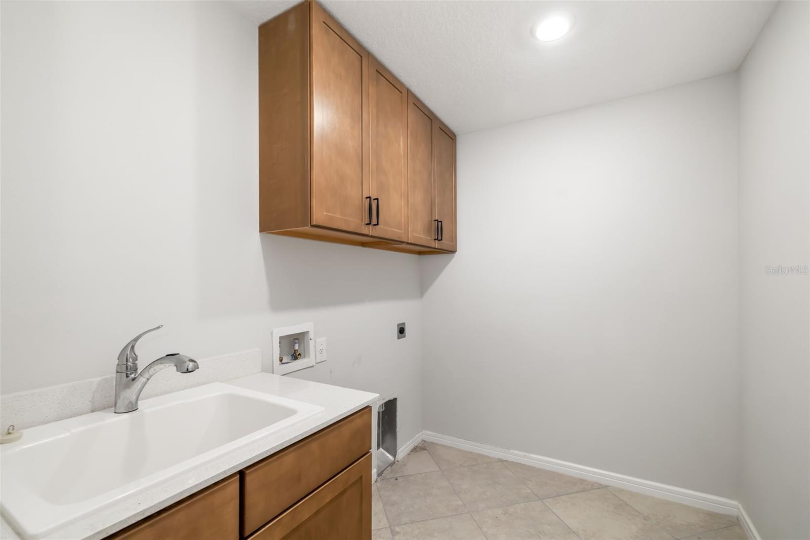 Listing Image #12