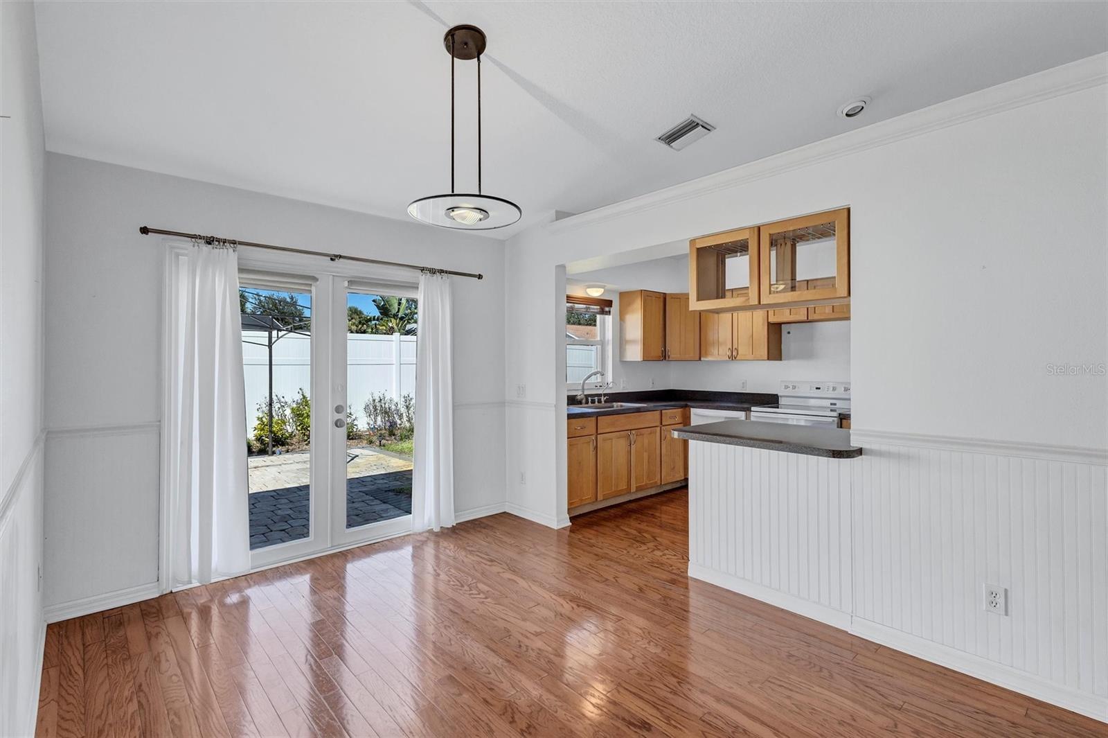 Listing Image #8