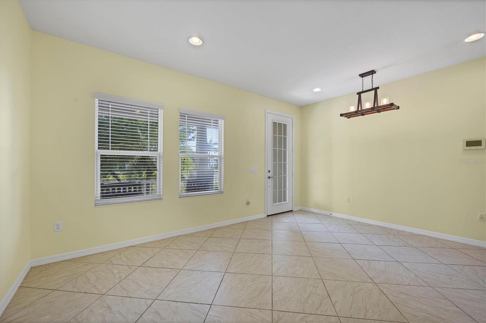 Listing Image #9