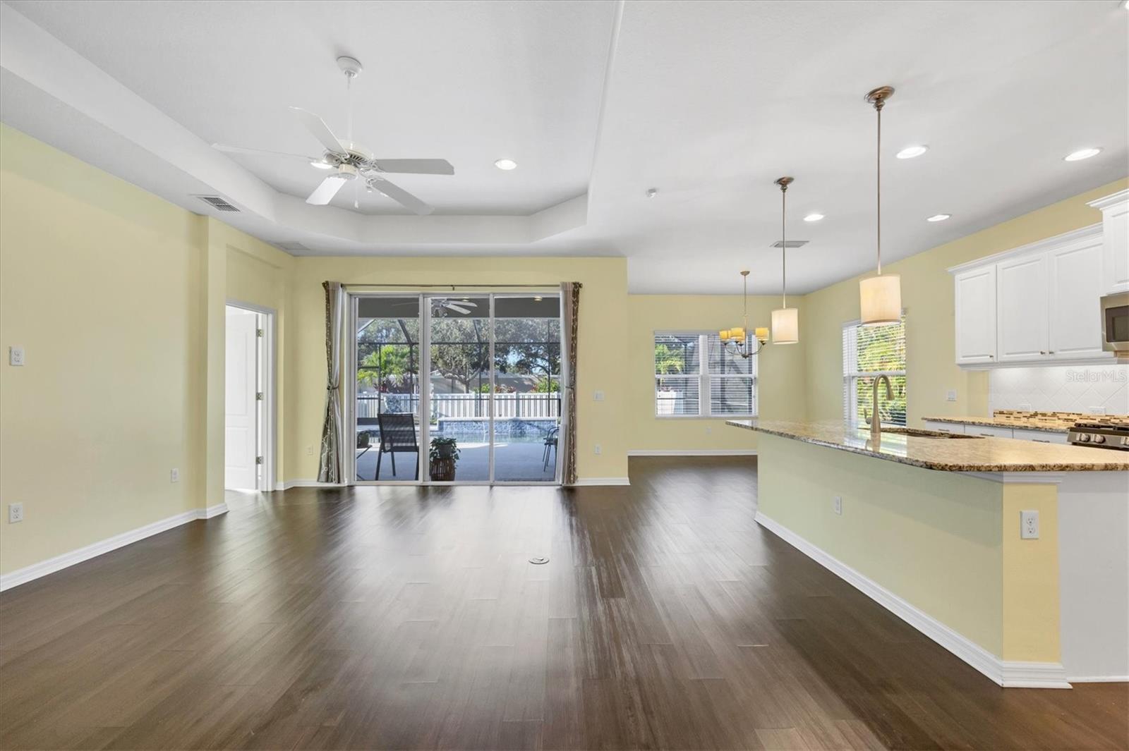 Listing Image #12