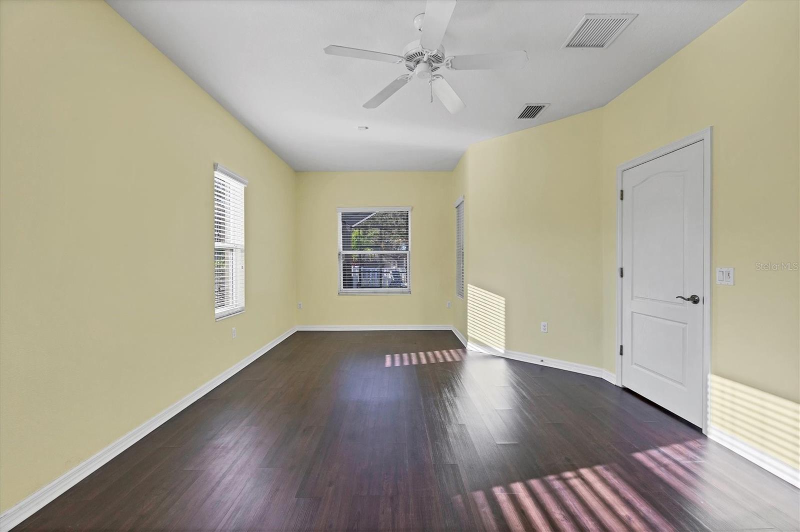Listing Image #23