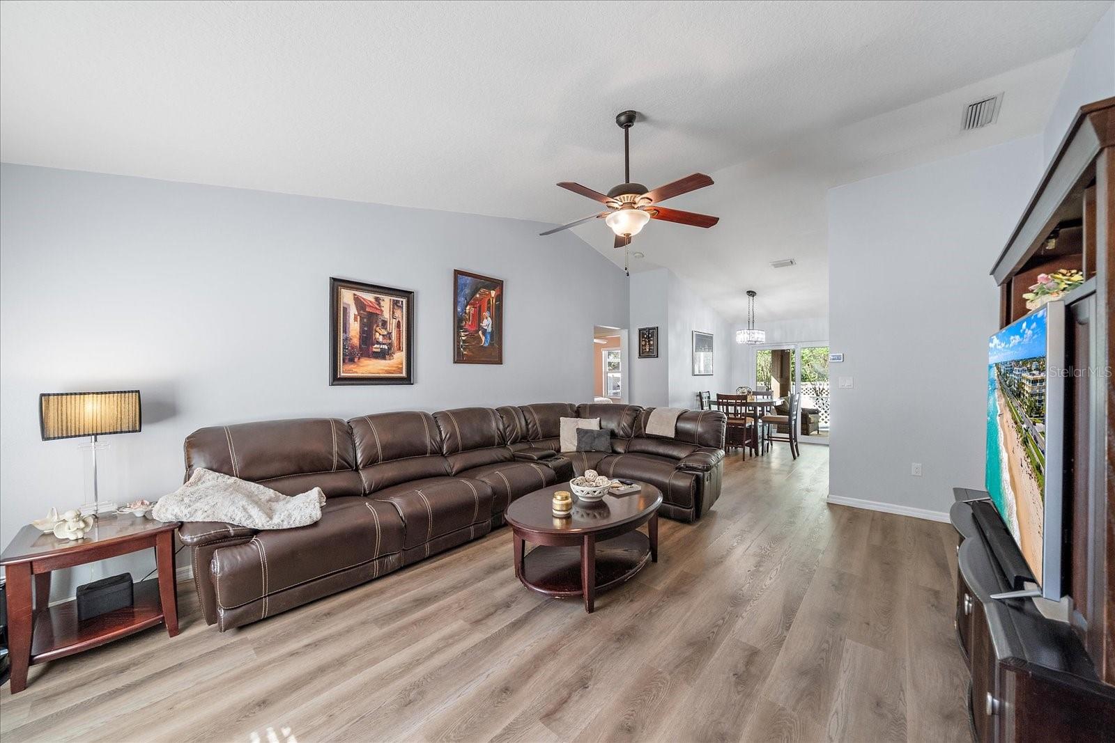 Listing Image #7