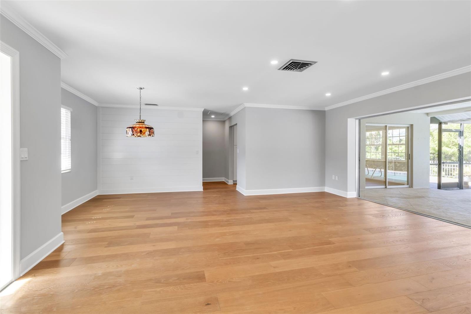 Listing Image #11